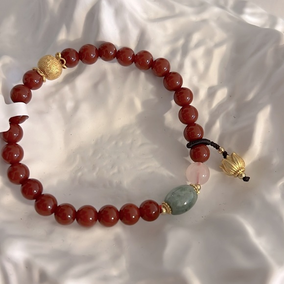 South Red Agate with Jade Bracelet - Picture 2 of 5